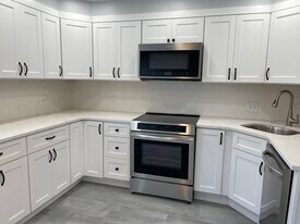 1108 Pennsylvania Ave, Unit LG 2 bedroom 2nd floor in Prospect Park, PA - Building Photo