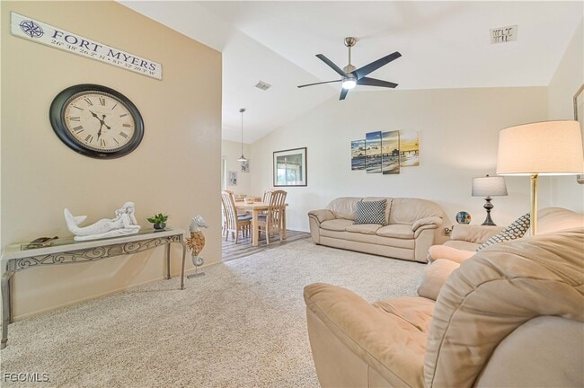 8366 Charter Club Cir in Ft. Myers, FL - Building Photo - Building Photo