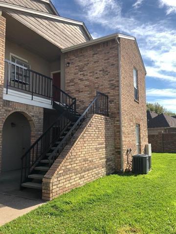 property at 1700 Amelia Ct