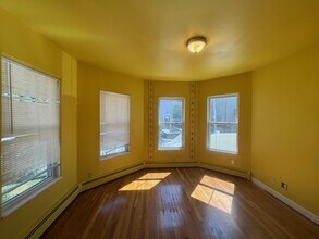 71 Winchester St, Unit #1 in Medford, MA - Building Photo - Building Photo