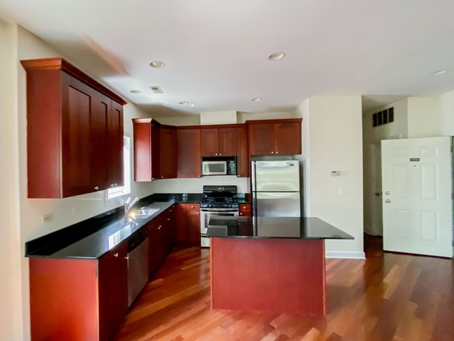 3112 N Racine Ave, Unit 3S