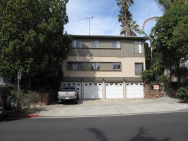 11747 Dorothy St in Los Angeles, CA - Building Photo
