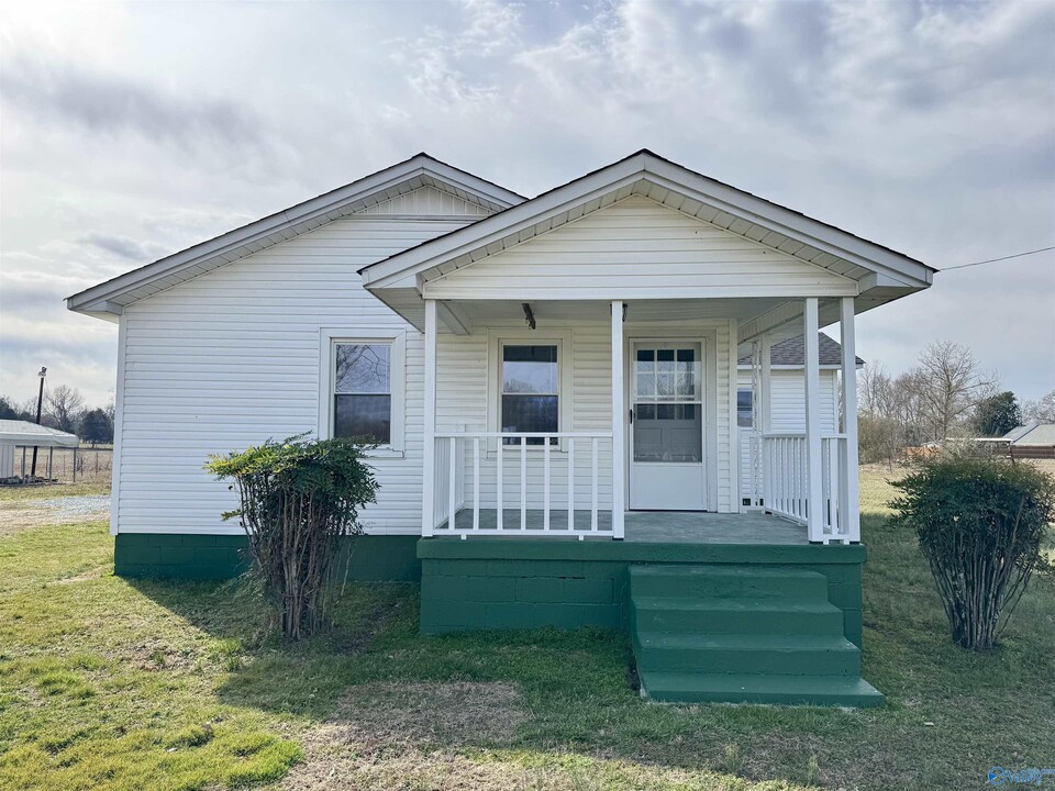 19836 Easter Ferry Rd in Athens, AL - Building Photo