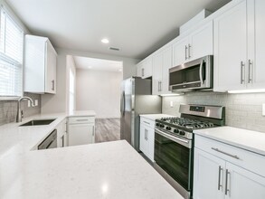 2410 Amherst Ave in Orlando, FL - Building Photo - Building Photo