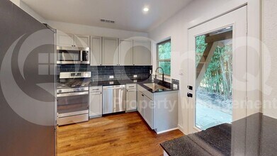 9351 Angora St in Dallas, TX - Foto de edificio - Building Photo