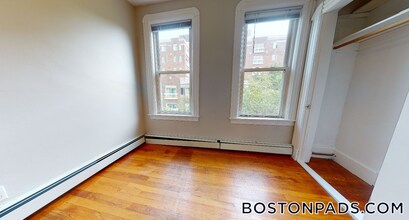 568 Greene St in Cambridge, MA - Building Photo - Building Photo