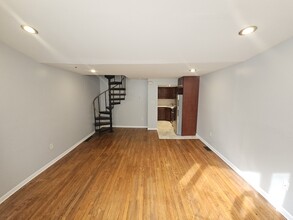 914 E Passyunk Ave, Unit 1F in Philadelphia, PA - Building Photo - Building Photo