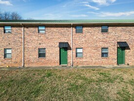 1001 Kiser Blvd in Greeneville, TN - Building Photo