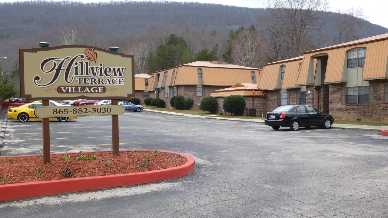 Hillview Terrace Apartments in Harriman, TN - Building Photo