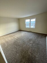 17 Pine Dr in Manchester, PA - Building Photo - Building Photo