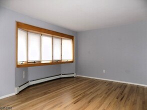 18 Mandeville Ave in Pequannock Township, NJ - Building Photo - Building Photo