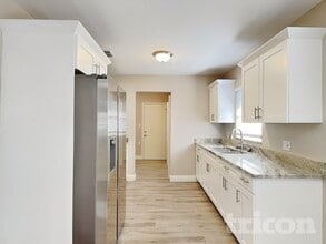 8307 N Elmer St, Unit 5B-141 in Tampa, FL - Foto de edificio - Building Photo