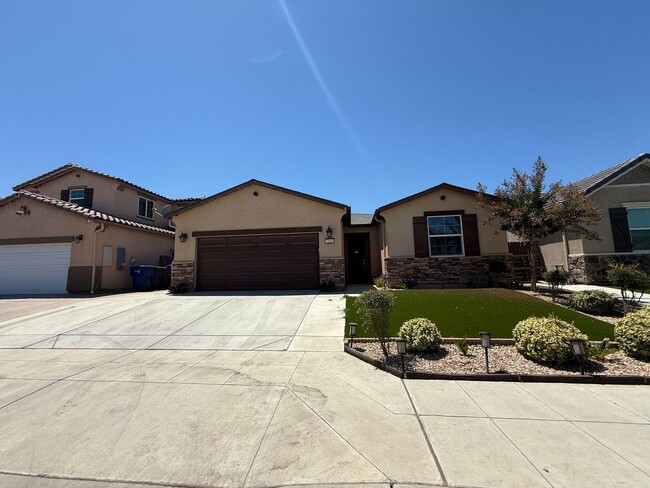 property at 7093 N La Paz Ave