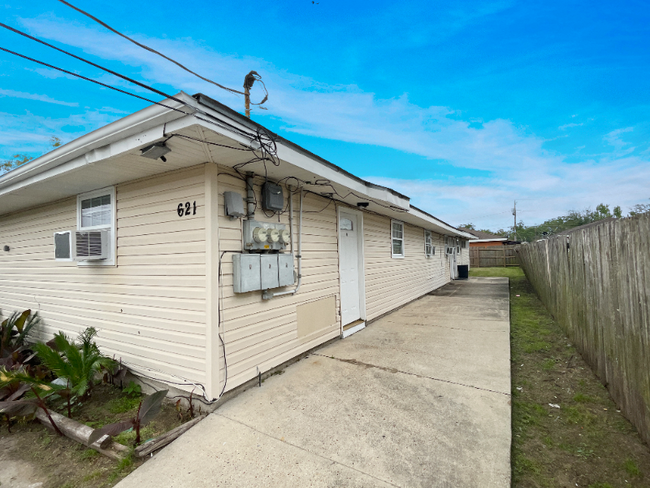 621 S Cumberland St in River Ridge, LA - Building Photo - Building Photo