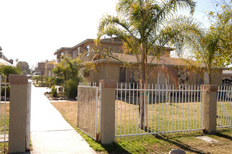 25075-25085 Hardt St in San Bernardino, CA - Foto de edificio - Building Photo