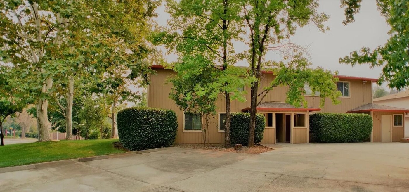 1671 Bramble Pl, Unit Downstairs in Redding, CA - Building Photo