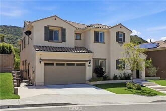 24364 Clear Creek Pl in Los Angeles, CA - Foto de edificio - Building Photo
