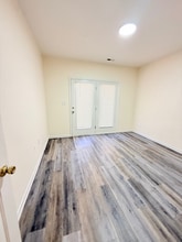 606 North St, Unit Apt A in Belmont, NC - Foto de edificio - Building Photo