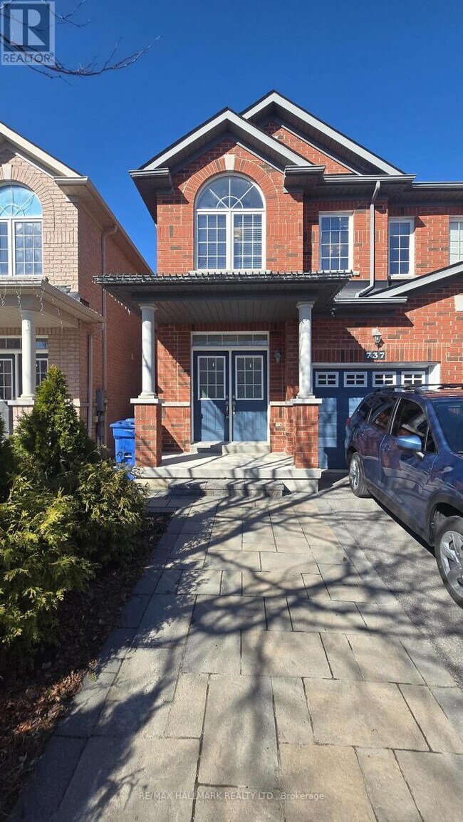 737 John Cole Ct in Newmarket, ON - Building Photo - Building Photo