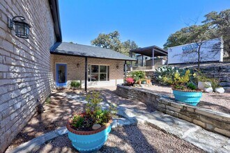5600 Blueridge Ct in Austin, TX - Building Photo - Building Photo