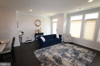 43197 Mongold Square in Ashburn, VA - Foto de edificio - Building Photo