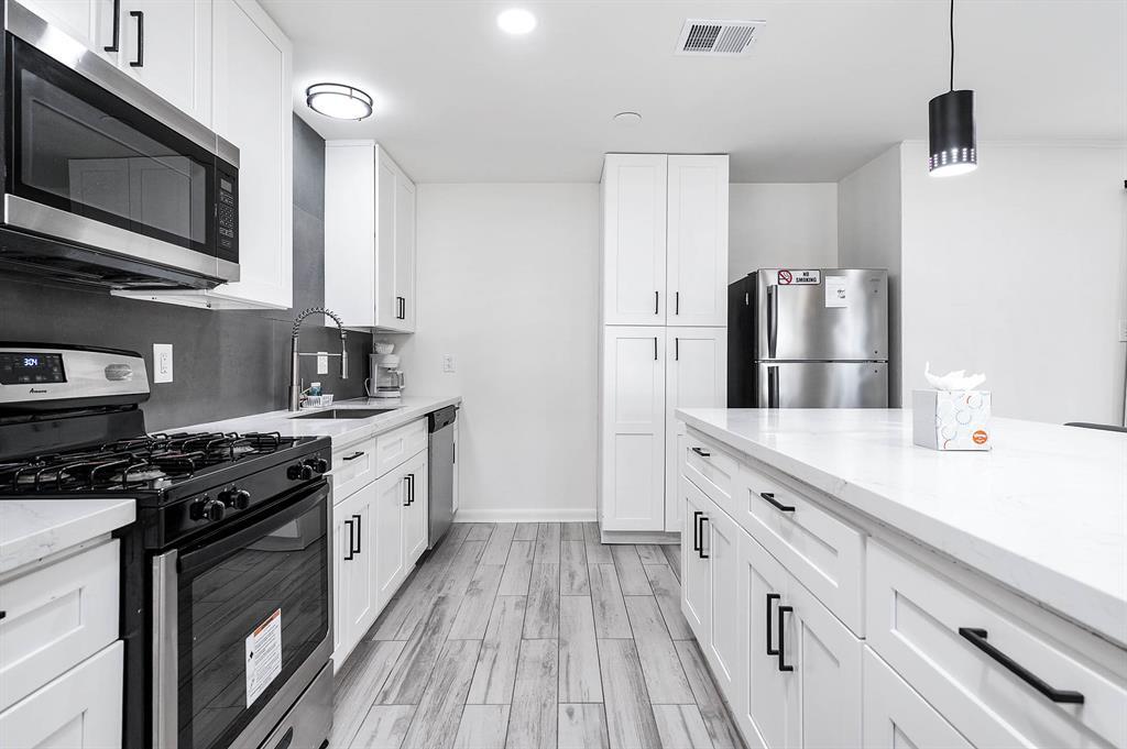 2402 Triway Ln in Houston, TX - Building Photo