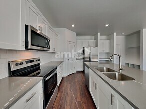 17129 W Golden Ln in Waddell, AZ - Building Photo - Building Photo