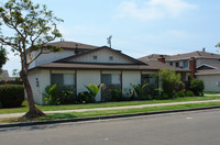 4922 Kona Dr in Huntington Beach, CA - Foto de edificio - Building Photo