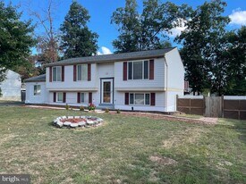 4502 Cub Run Rd in Chantilly, VA - Building Photo