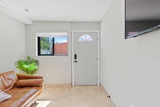 6036 W 75th St in Los Angeles, CA - Building Photo - Building Photo