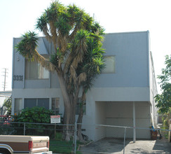 3332 Andrita St in Los Angeles, CA - Building Photo - Building Photo