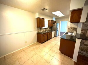 18 Brookflower Rd in The Woodlands, TX - Building Photo - Building Photo