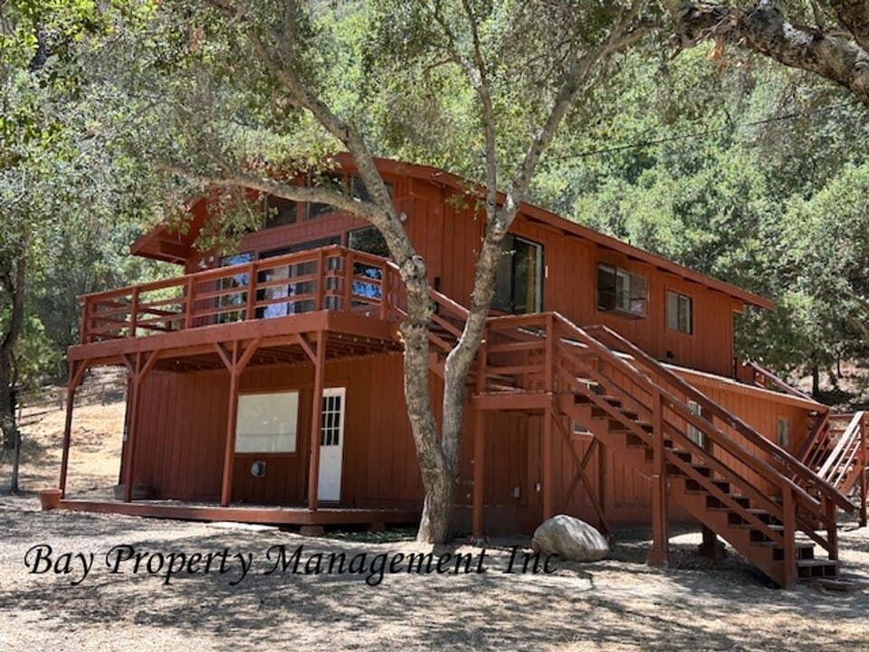 42250 E Carmel Valley Rd in Greenfield, CA - Building Photo