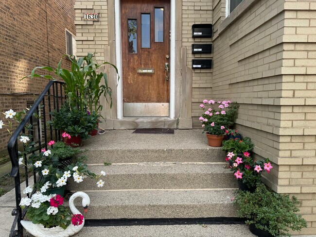 1630 Oak Park Ave, Unit Apt 2 in Berwyn, IL - Foto de edificio - Building Photo