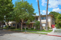 405 W 10th St in Santa Ana, CA - Foto de edificio - Building Photo