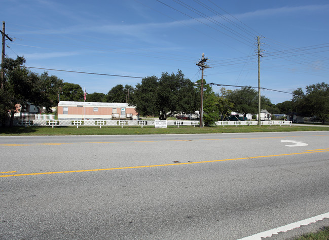 8137 River Rd SE in Southport, NC - Building Photo - Building Photo