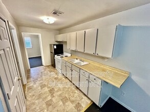 608 W 4th St in Ada, OK - Building Photo - Building Photo