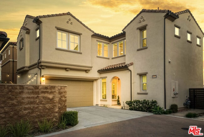 property at 20818 Bur Oak Cir