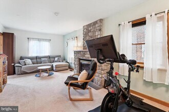 10016 Tenbrook Dr in Silver Spring, MD - Building Photo - Building Photo