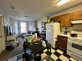 90 Hammond St, Unit 4 Apartamentos