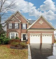 313 Quail Dr N in Phoenixville, PA - Building Photo