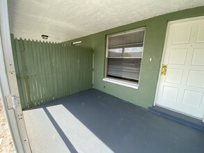 11341 Linda Loma Dr in Ft. Myers, FL - Building Photo - Building Photo