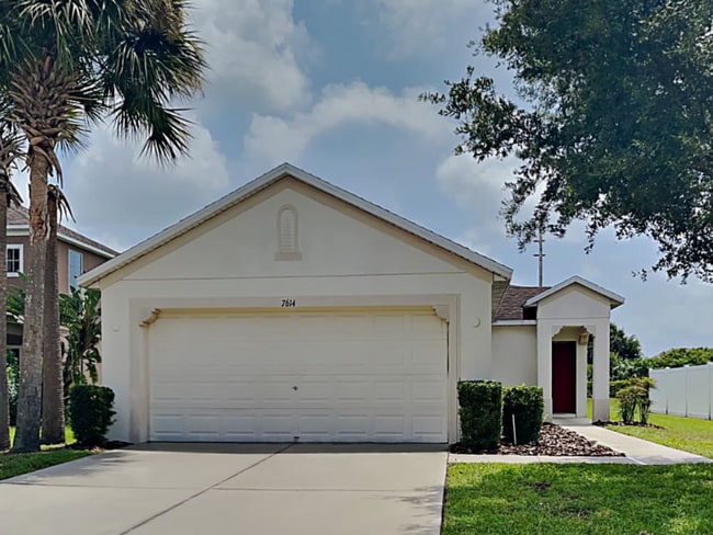 7914 Forest Mere Dr in Riverview, FL - Building Photo - Building Photo