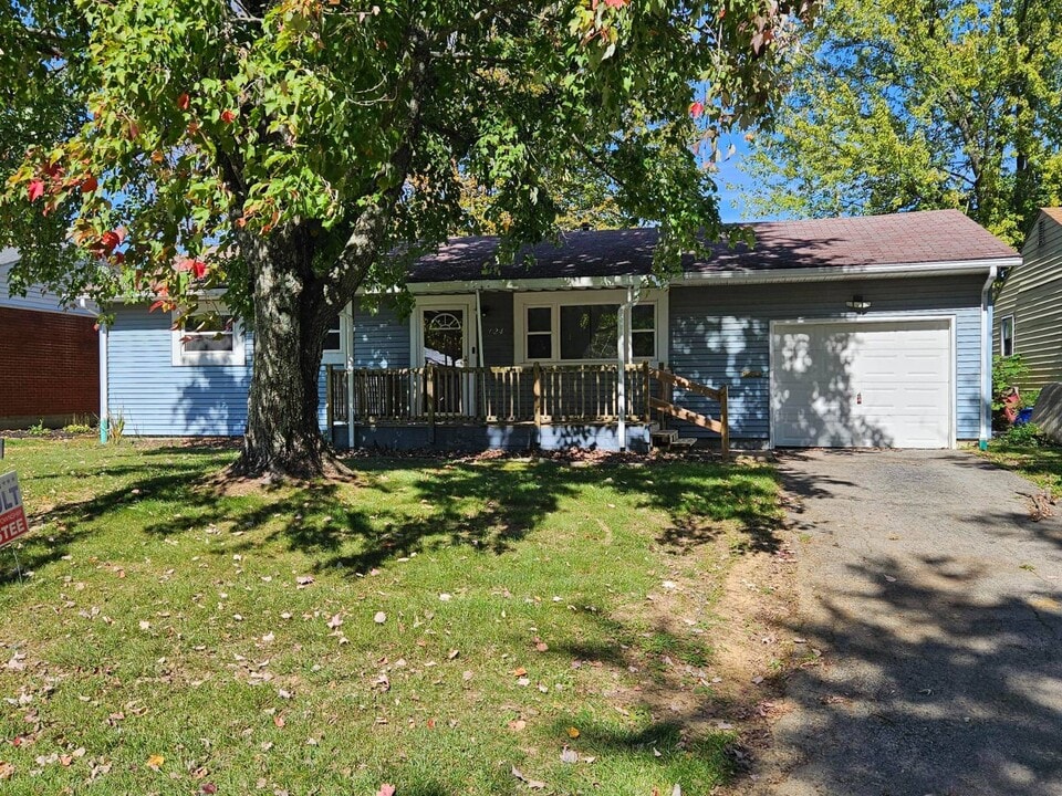 124 W Josie Ave in Hillsboro, OH - Building Photo