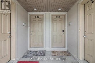 250 Shanly Private in Ottawa, ON - Building Photo - Building Photo