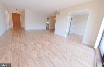 2555 Pennsylvania Ave NW, Unit 714 in Washington, DC - Building Photo - Building Photo