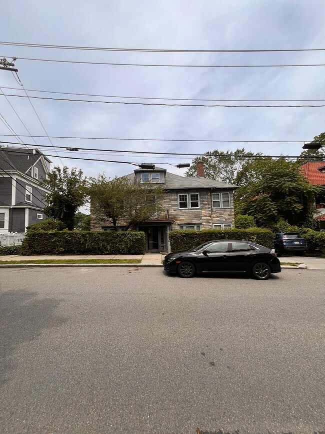 79 Winthrop Rd, Unit 2