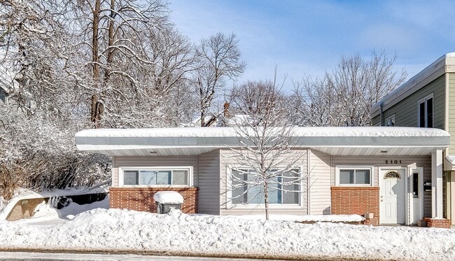property at 2101 Como Ave