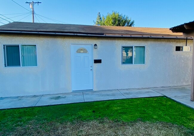 4014 N Foxdale Ave, Unit 4014 B in Covina, CA - Building Photo - Building Photo