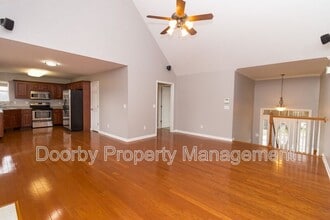 5755 Caney Ridge Cir in Ooltewah, TN - Foto de edificio - Building Photo